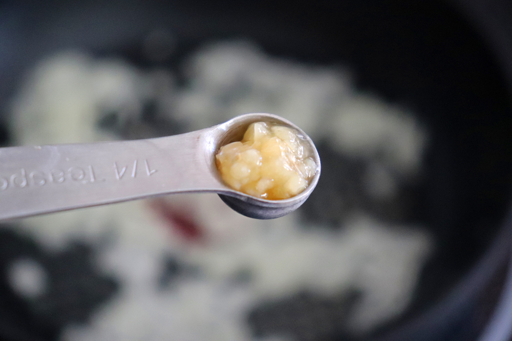 Adding garlic to the onions