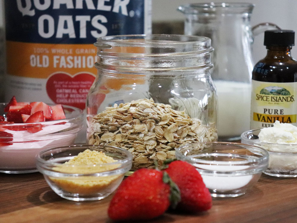 Ingredients for Vegan Strawberry Cheesecake Overnight Oats