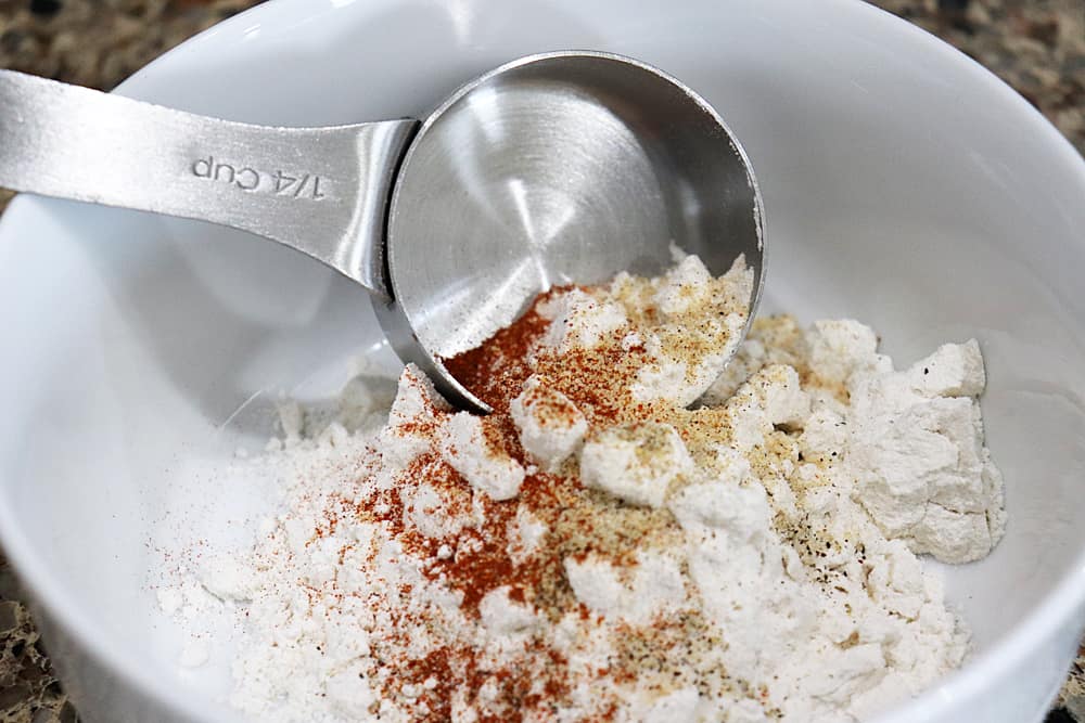 Flour seasoning for the shallots