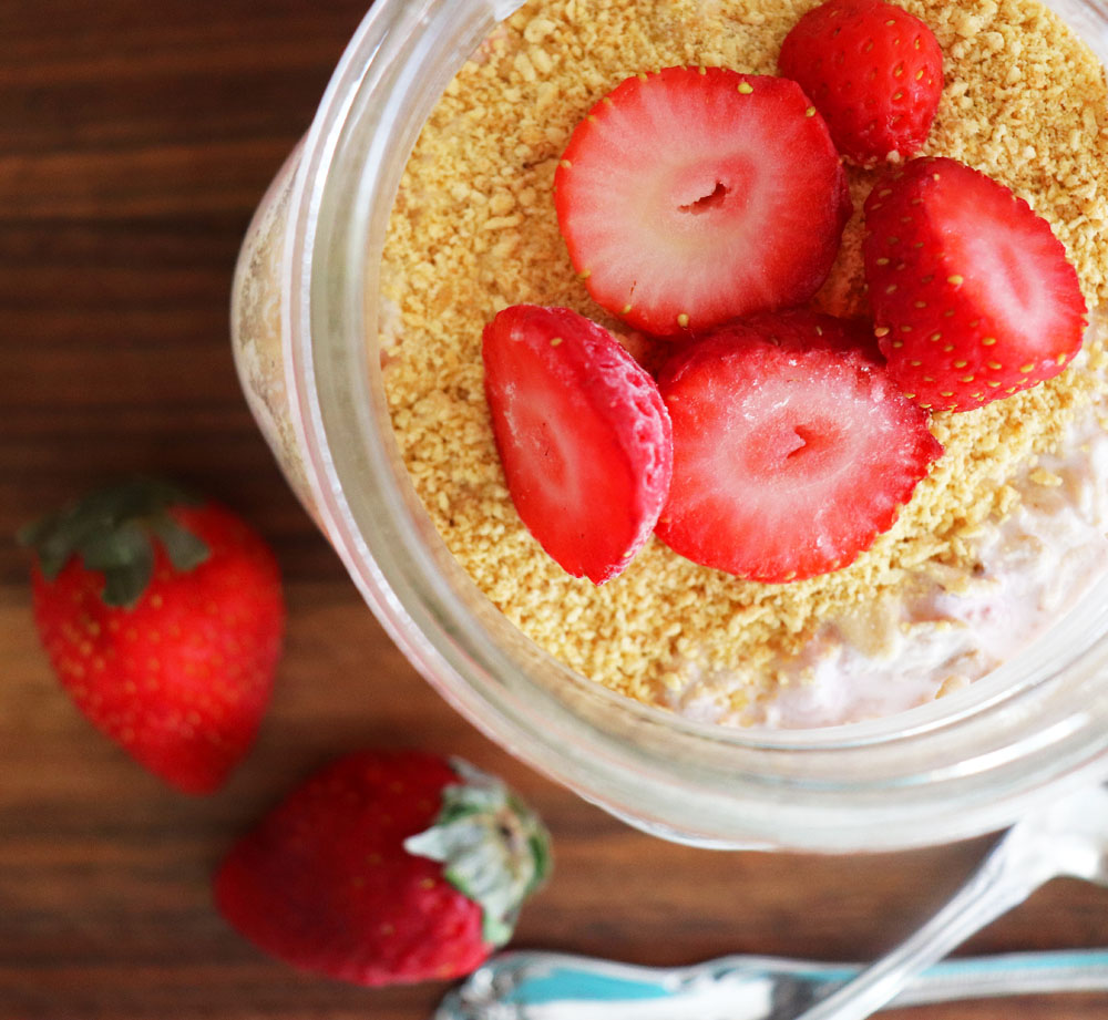 Vegan Strawberry Cheesecake Overnight Oats HERO