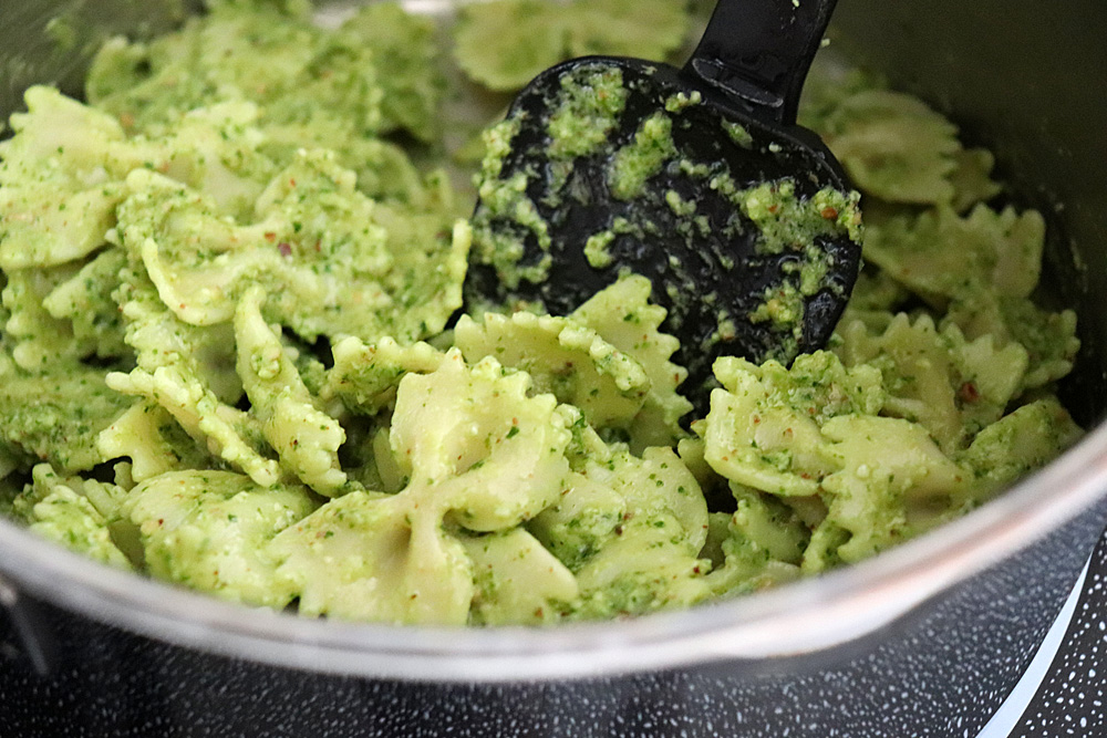 Tossed Easy Parsley Pesto Pasta RecipeEasy Parsley Pesto Pasta Recipe