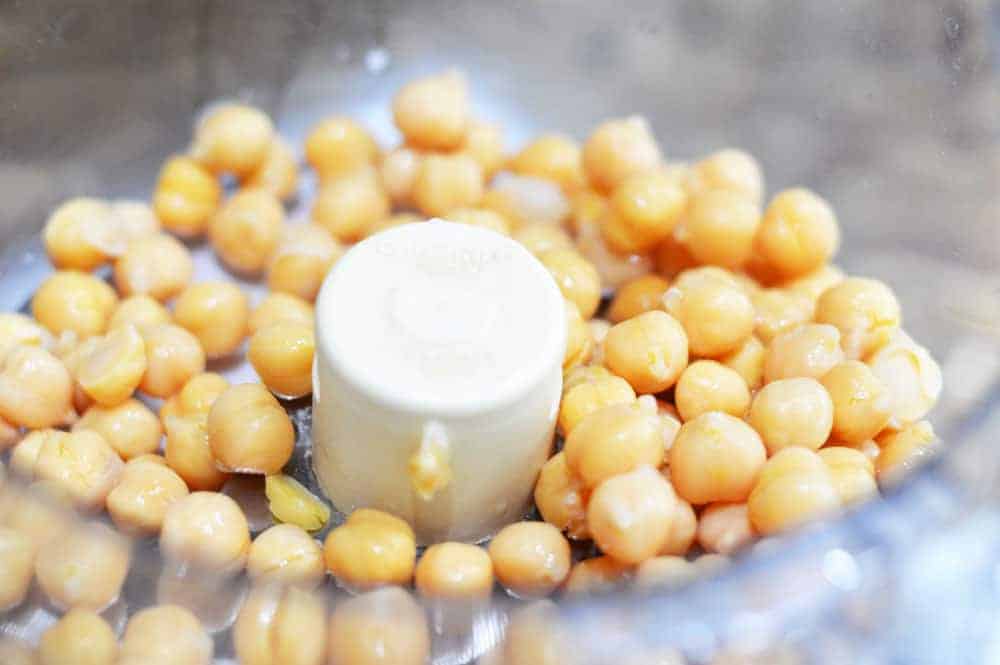 Chickpeas in a food processor