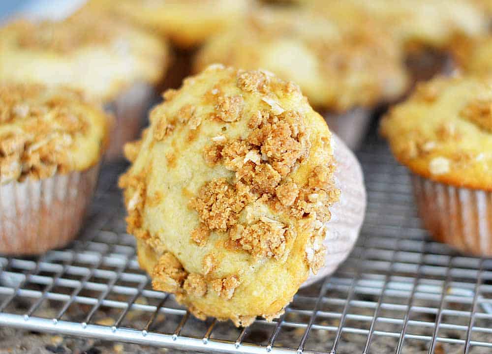 Vegan Banana Streusel Muffins