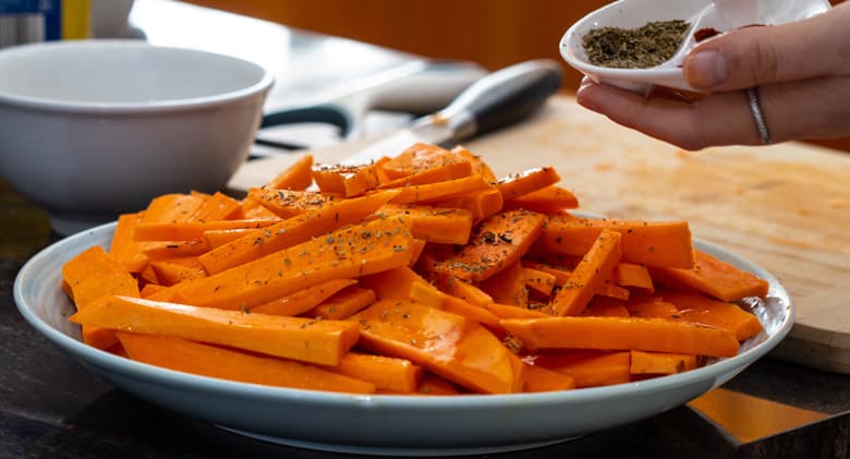 seasoning-sweet-potato-vegan-fries